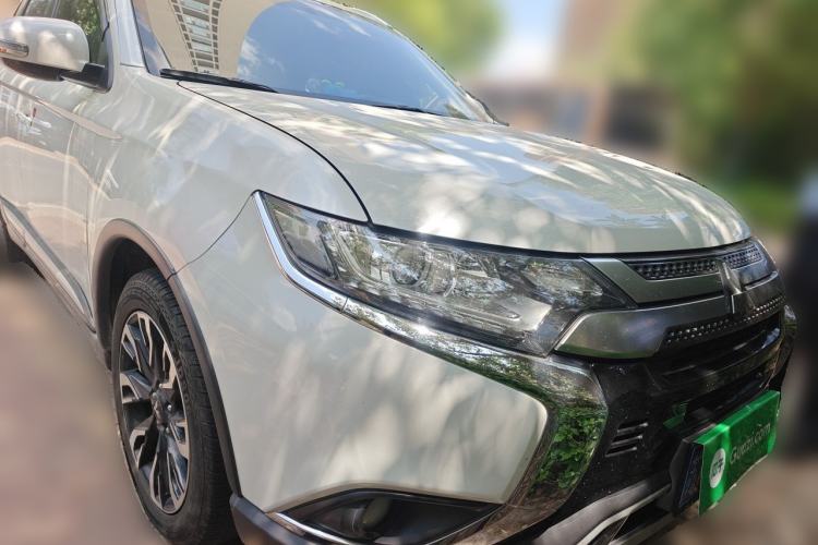 Used Mitsubishi Outlander 2019 2.0L Two-Wheel Drive Comfort Edition 5 Seats China V Standard
