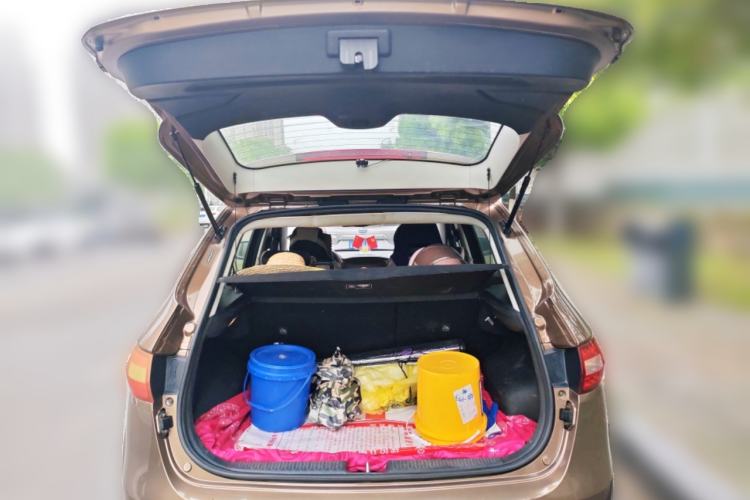 Used FAW Senya R7 2016 1.6L Manual Luxury Model Trunk