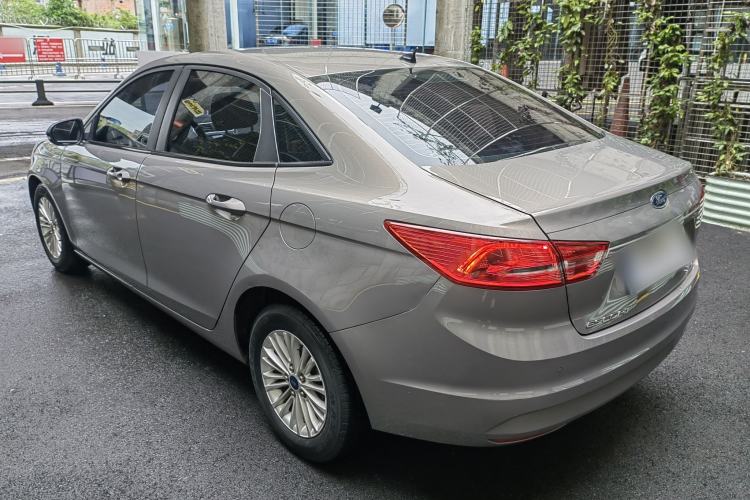 Used Ford Escort 2015 1.5L Manual Comfort Model Exterior 8