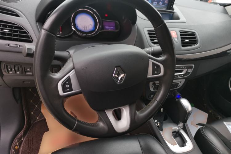 Used Renault Fluence 2015 2.0L Fashion Edition
