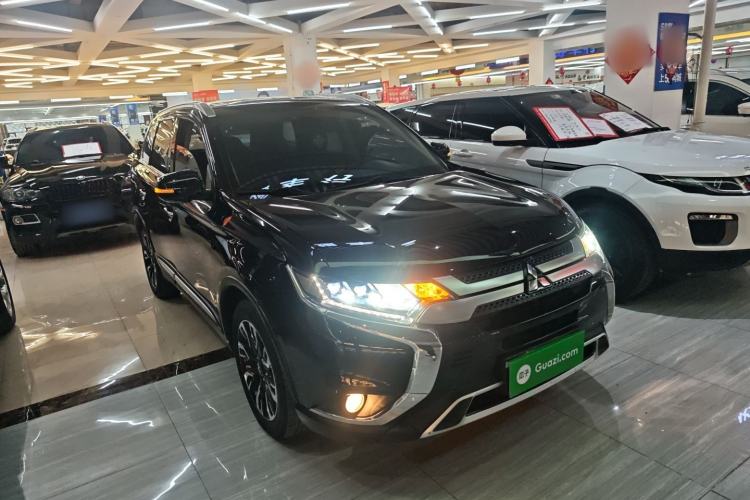 Used Mitsubishi Outlander 2019 2.4L 4x4 Zhi Xiang Edition 5 Seats China VI Standard