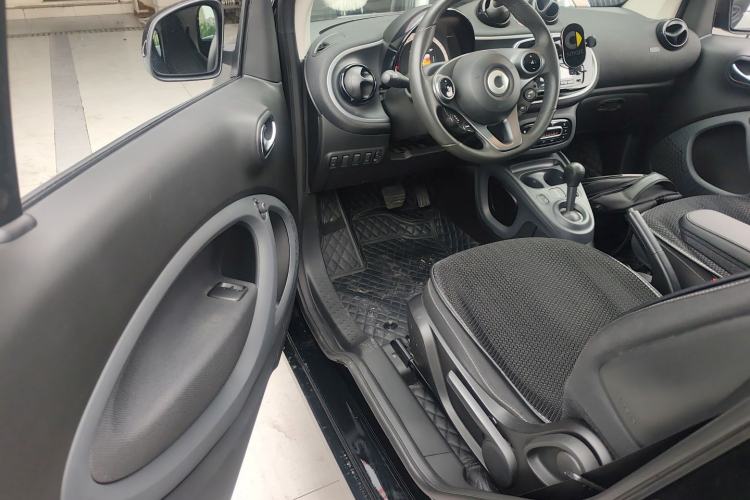 Used smart fortwo 2015 1.0L 52 kW Hardtop Passion Edition
