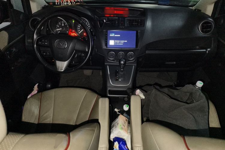 Used Mazda 5 2011 2.0L Automatic Comfort Edition Center Console