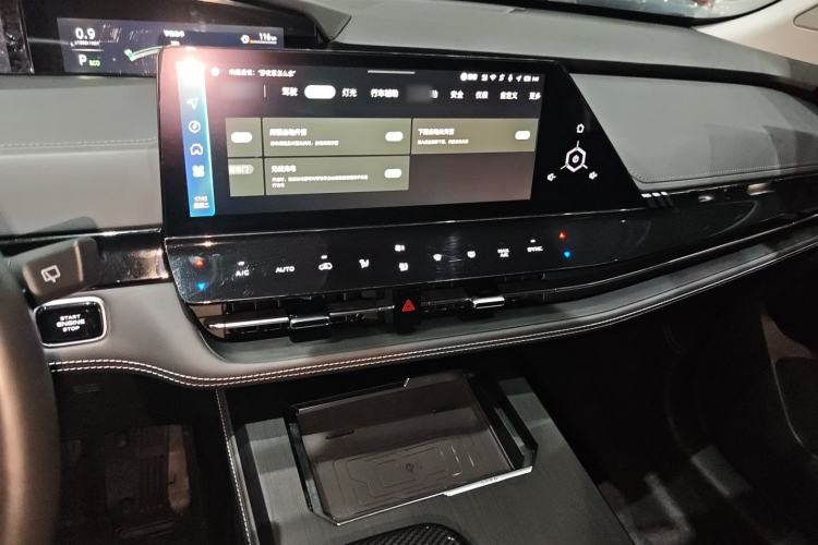 Used CHANGAN UNI-K 2024 2.0T Two-Wheel Drive Global Edition Interior 3