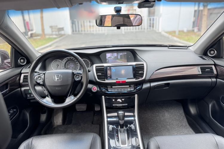 Used Honda Accord 2016 2.4L Luxury Edition
