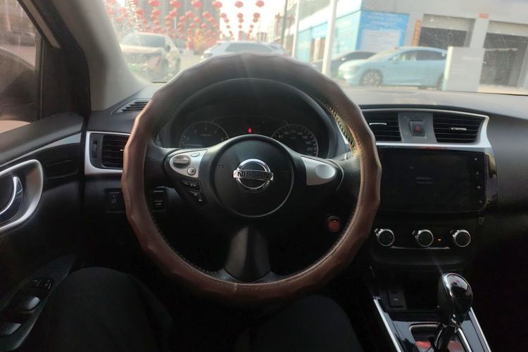 Used Nissan Sylphy 2019 1.6XV CVT Smart Connect Luxury Edition China VI Standard Steering Wheel