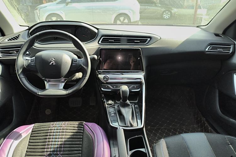 Used Peugeot 308 2019 1.6L Automatic Luxury Version China V Standard Center Console