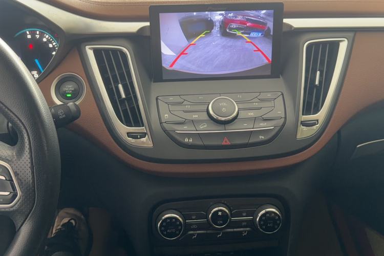 Used Soueast DX7 2017 1.5T Automatic Glory Edition Interior 4