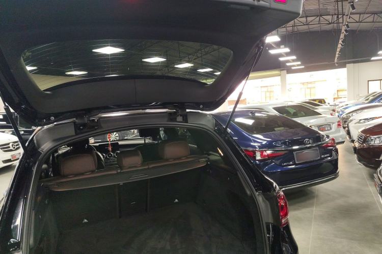 Used Mercedes-Benz GLC 2021 GLC 300 L 4MATIC Luxury Model Trunk