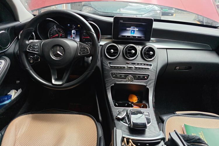 Used Mercedes-Benz C-Class 2017 Facelift C 200 L Sport Edition Center Console