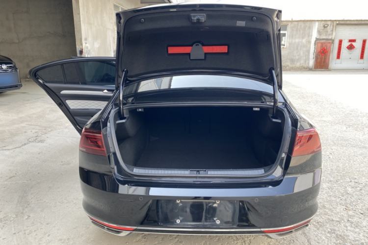 Used Volkswagen Magotan 2023 2 Million Units Limited Edition 330TSI DSG Leading Version Trunk