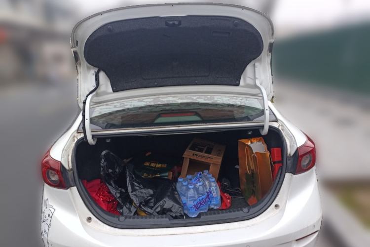 Used Mazda Mazda 3 Axela 2014 Sedan 1.5L Automatic Luxury Model
