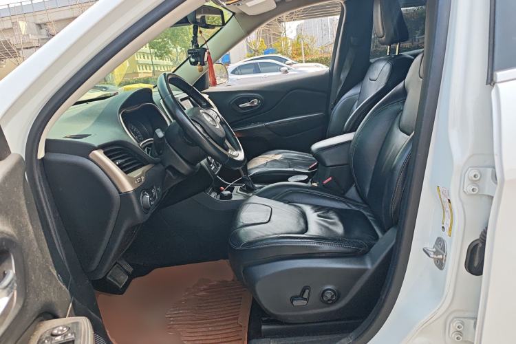 Used Jeep Cherokee 2014 2.4L Luxury Edition