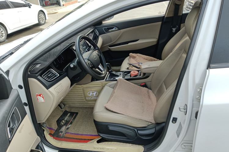 Used Hyundai Mistra 2014 1.8L Automatic Smart GLS Left Front Seat