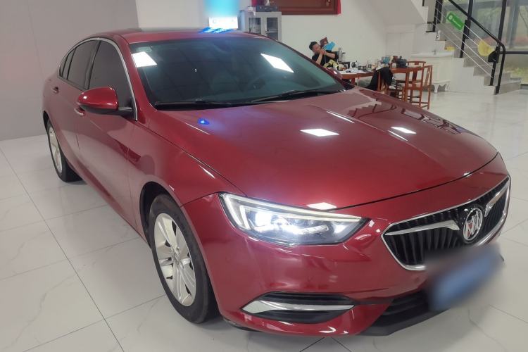 Used Buick Regal 2017 20T Luxury Model Front Right 45 Deg