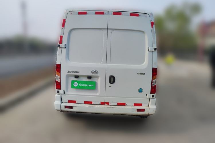 Used SAIC MAXUS Xintu V80 2021 2.0T Manual Classic City Delivery King Long Wheelbase Mid-Roof 3 Seats