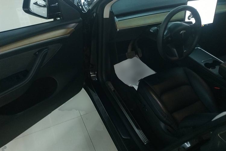 Used Tesla Model Y 2021 Long-Range All-Wheel-Drive Version 3D7
