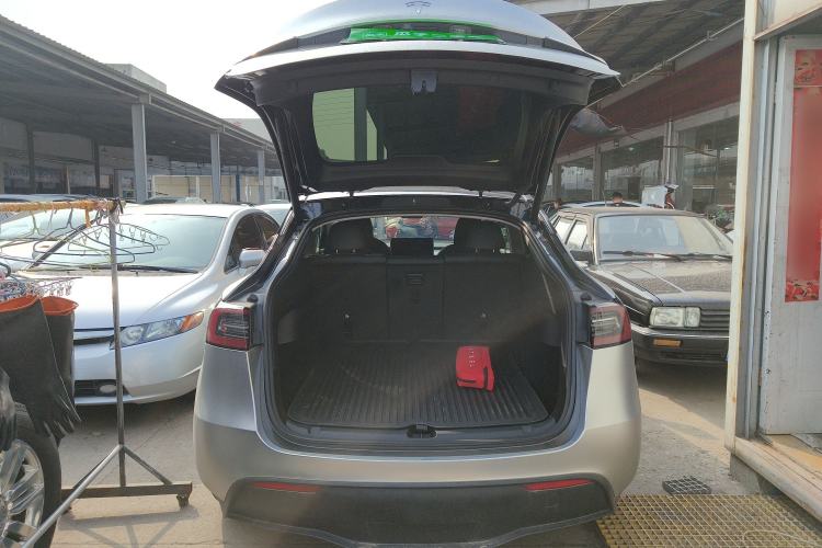 Used Tesla Model Y 2024 Rear-Wheel-Drive Version Trunk