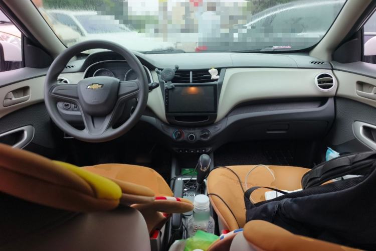 Used Chevrolet Sail 2015 Sail 3 1.3L AMT Ideal Edition Center Console