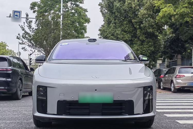 Used Li Auto i8 2025 Model Standard Version
