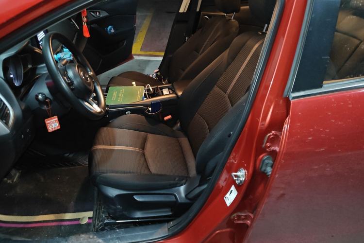 Used Mazda 3 Axela 2019 Cloud-Controlled Sedan 1.5L Automatic Luxury Model China VI Standard Left Front Seat