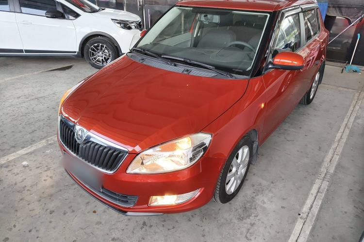 Used Skoda Fabia 2014 1.4L Automatic Crystal Edition