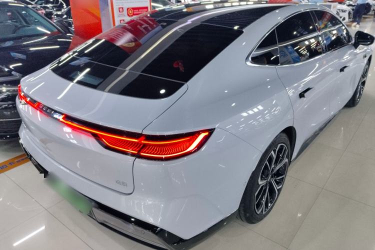 Used Geely Galaxy E8 2025 700 km Long-Range Intelligent Driving Version