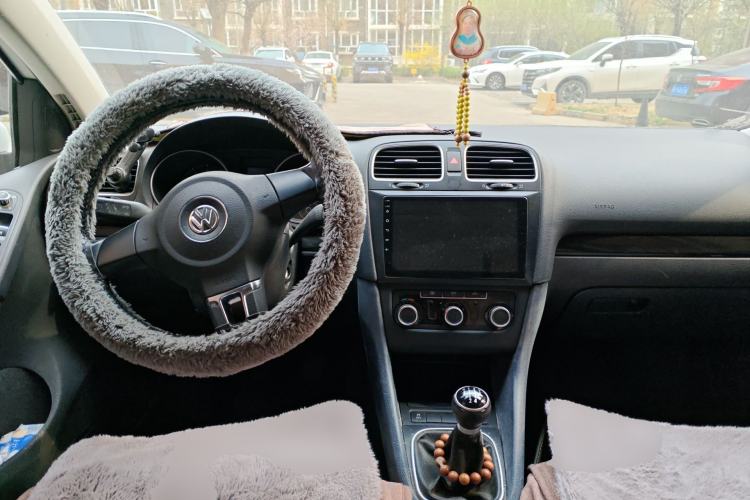 Used Volkswagen Golf 2012 1.4 TSI Manual Comfort Edition Center Console