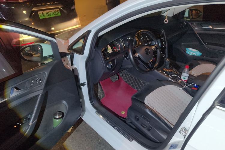 Used Volkswagen Golf 2018 230TSI Automatic Luxury Version Driver Seat