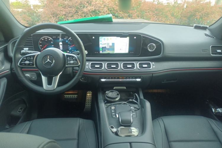 Used Mercedes-Benz GLS  Center Console