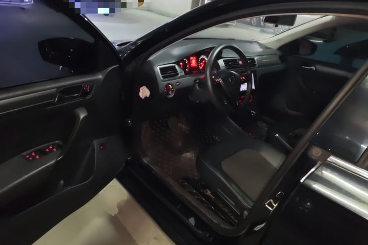 Used Volkswagen Santana 2018 1.5L Automatic Comfort Edition Driver Seat