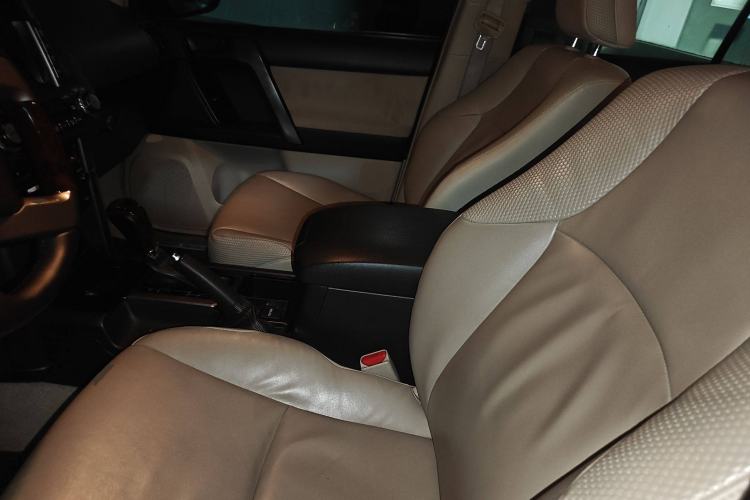 Used Toyota Prado 2010 2.7L Automatic Deluxe Edition Left Front Seat