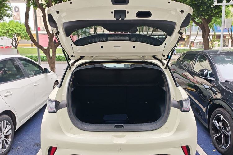 Used BYD Dolphin 2023 420 km Fashion Edition
