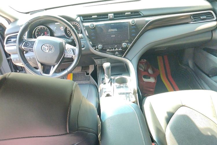 Used Toyota Camry 2019 2.0G Luxury Edition China VI Standard Center Console