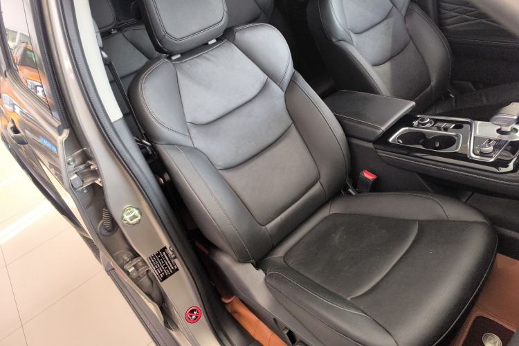 Used Isuzu D-MAX 2023 1.9T Automatic All-Wheel Drive V-CROSS Yue Ling Trim
