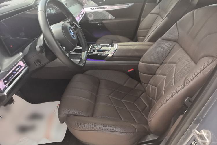 Used BMW i7 2023 xDrive60L Luxury Package Interior 1