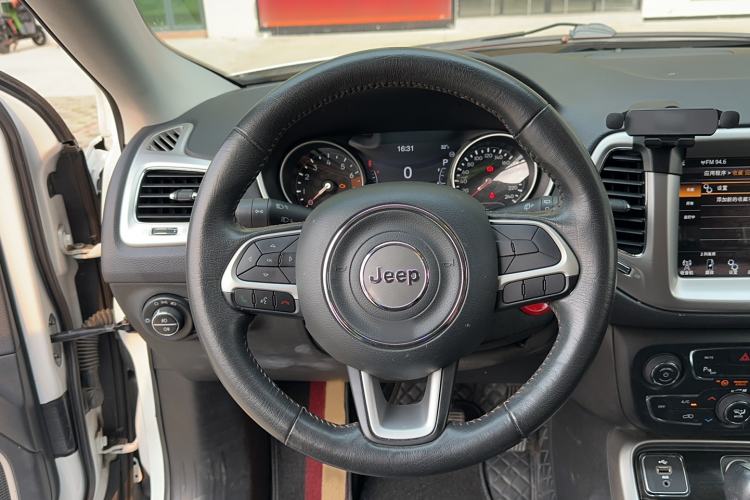 Used Jeep Compass 2017 200T Automatic Family Edition
