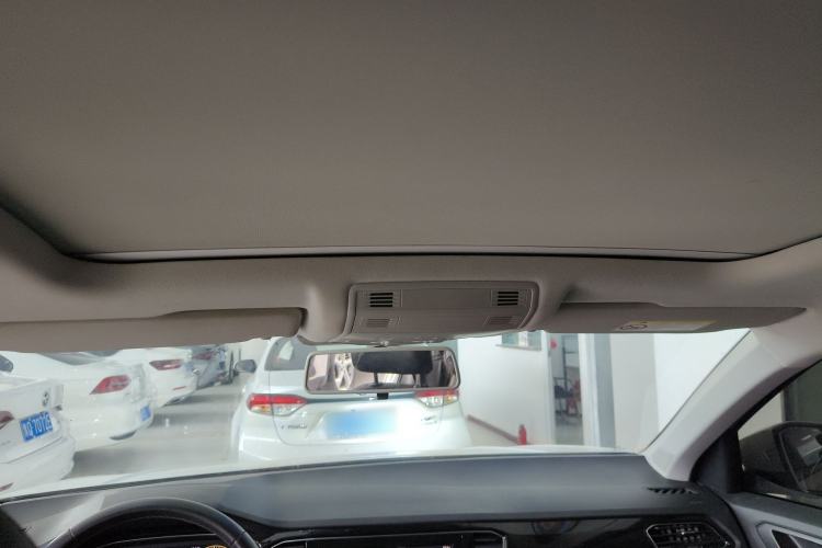 Used Volkswagen T-ROC 2019 280TSI DSG Two-Wheel Drive Comfort Version China VI Standard
