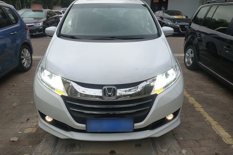 Used Honda Odyssey 2015 Revised 2.4L Luxury Edition