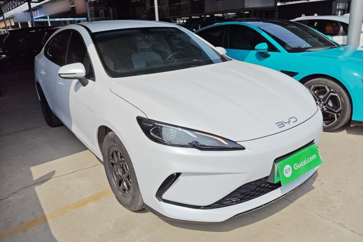 Used BYD Seal 05 DM-i 2025 DM-i Smart Drive 55KM Luxury Model Front Right 45 Deg