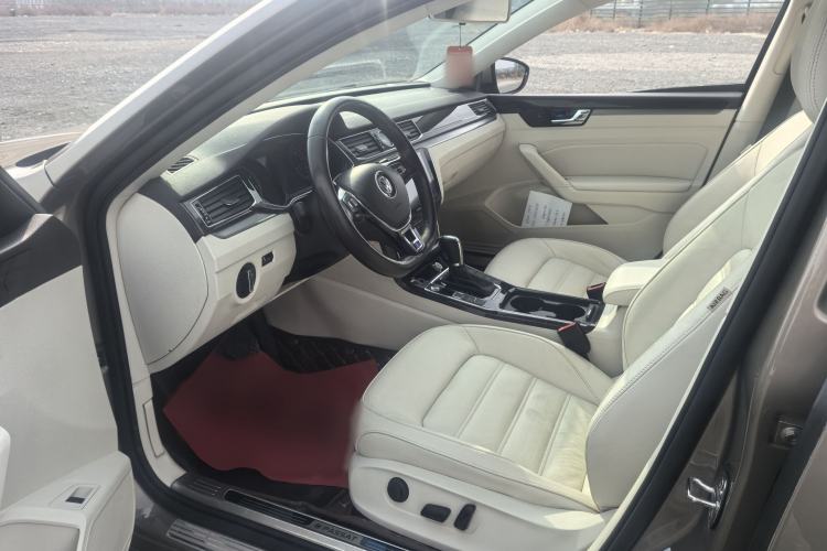 Used Volkswagen Passat 2017 280TSI DSG Luxury Edition
