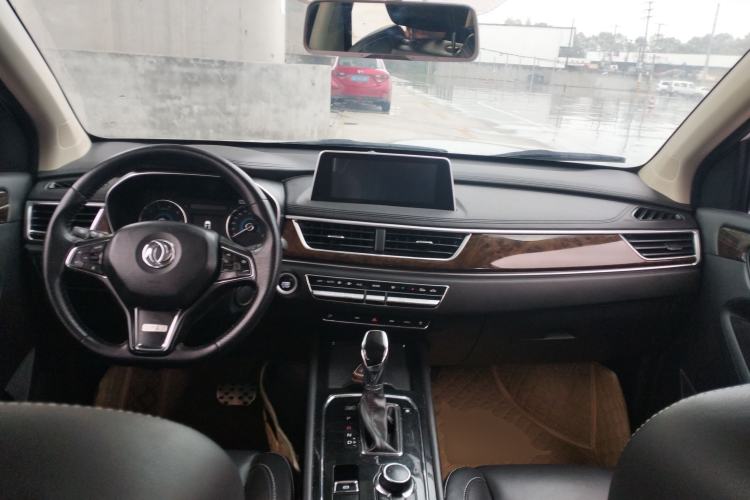 Used Dongfeng Fengon 580 2017 1.5T CVT Smart Style Model Center Console