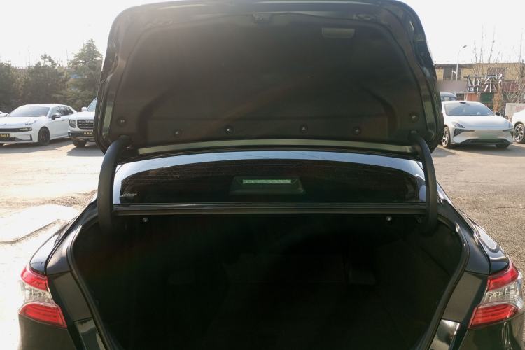 Used Toyota Camry 2021 2.0G Luxury Edition
