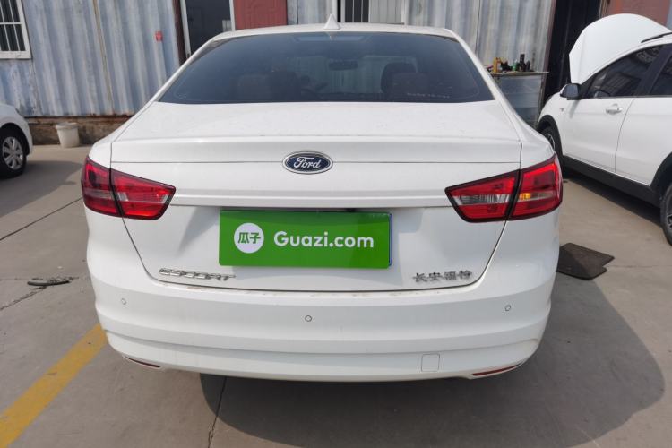 Used Ford Escort 2015 1.5L Manual Comfort Model
