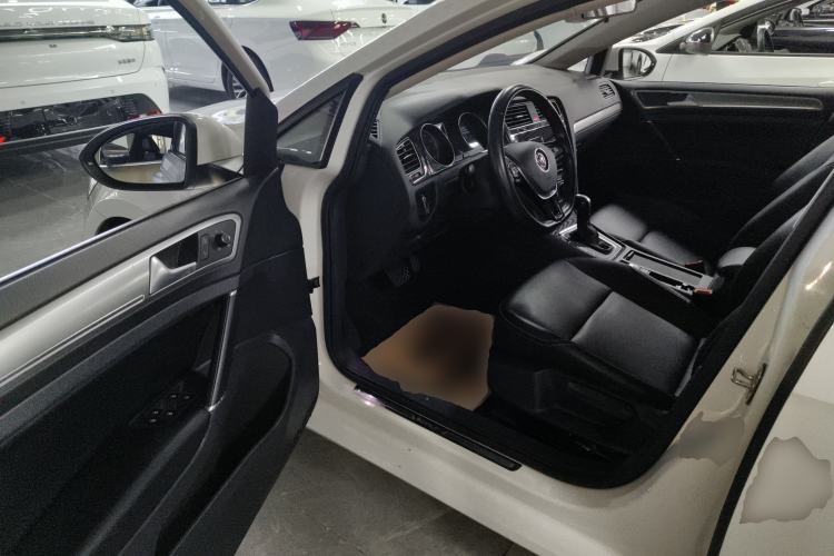 Used Volkswagen Golf 2020 200TSI DSG Comfortable and Ambitious Edition Driver Seat