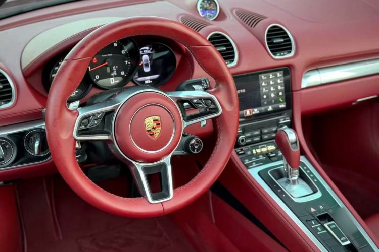 Used Porsche 718 2023 Boxster Style Edition 2.0T Interior 2