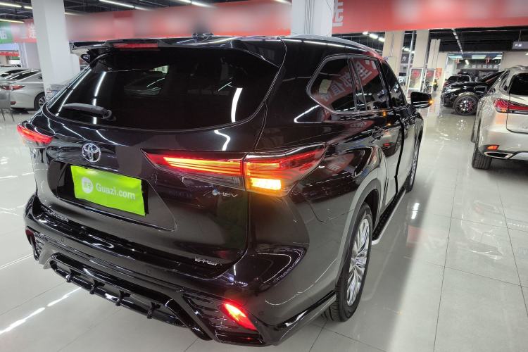 Used Toyota Highlander 2024 2.5L Smart Electric Hybrid Dual-Engine Four-Wheel Drive Prestige Version – 7 Seats
