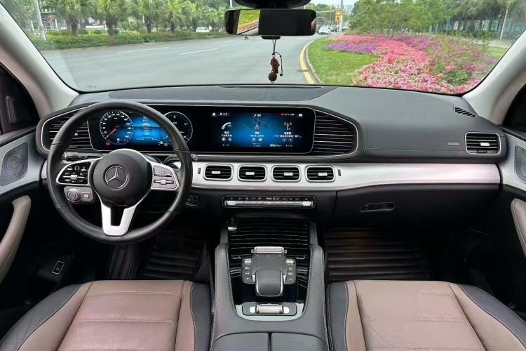 Used Mercedes-Benz GLE 2021 GLE 450 4MATIC AMG Line Center Console