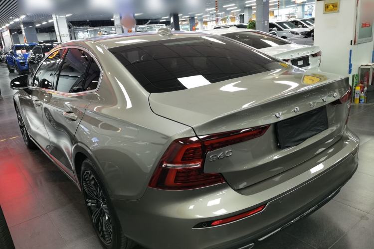 Used Volvo S60 2022 B4 Zhiyuan Luxury Edition
