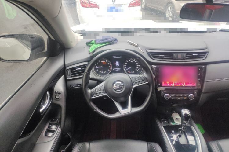 Used Nissan X-Trail 2023 Classic 2.0L Two-Wheel Drive Smart Connect Premium Edition
